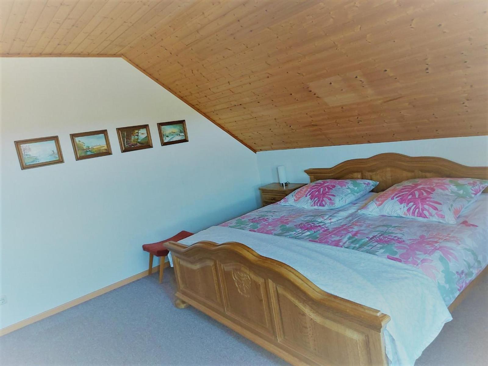 Urlaub Mit Hund Auf Dem Bauernhof Hofswald Lägenhet Euscheid Exteriör bild